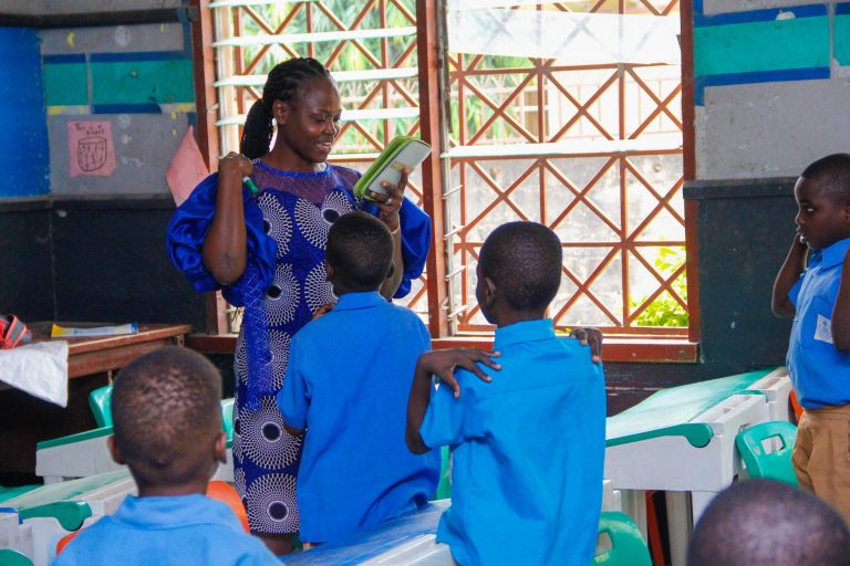 How School Systems Worldwide Differ: What to Learn
