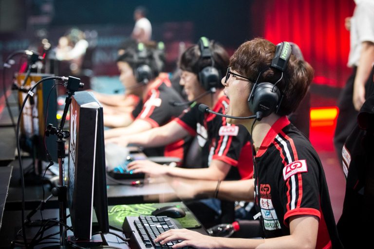 Esports Athletes Now Eligible for U.S. Athletic Visas